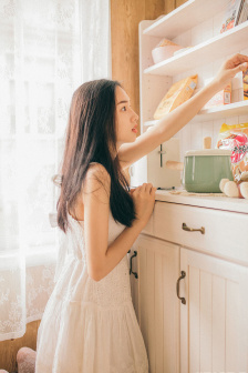 年轻的女教师免费观看
